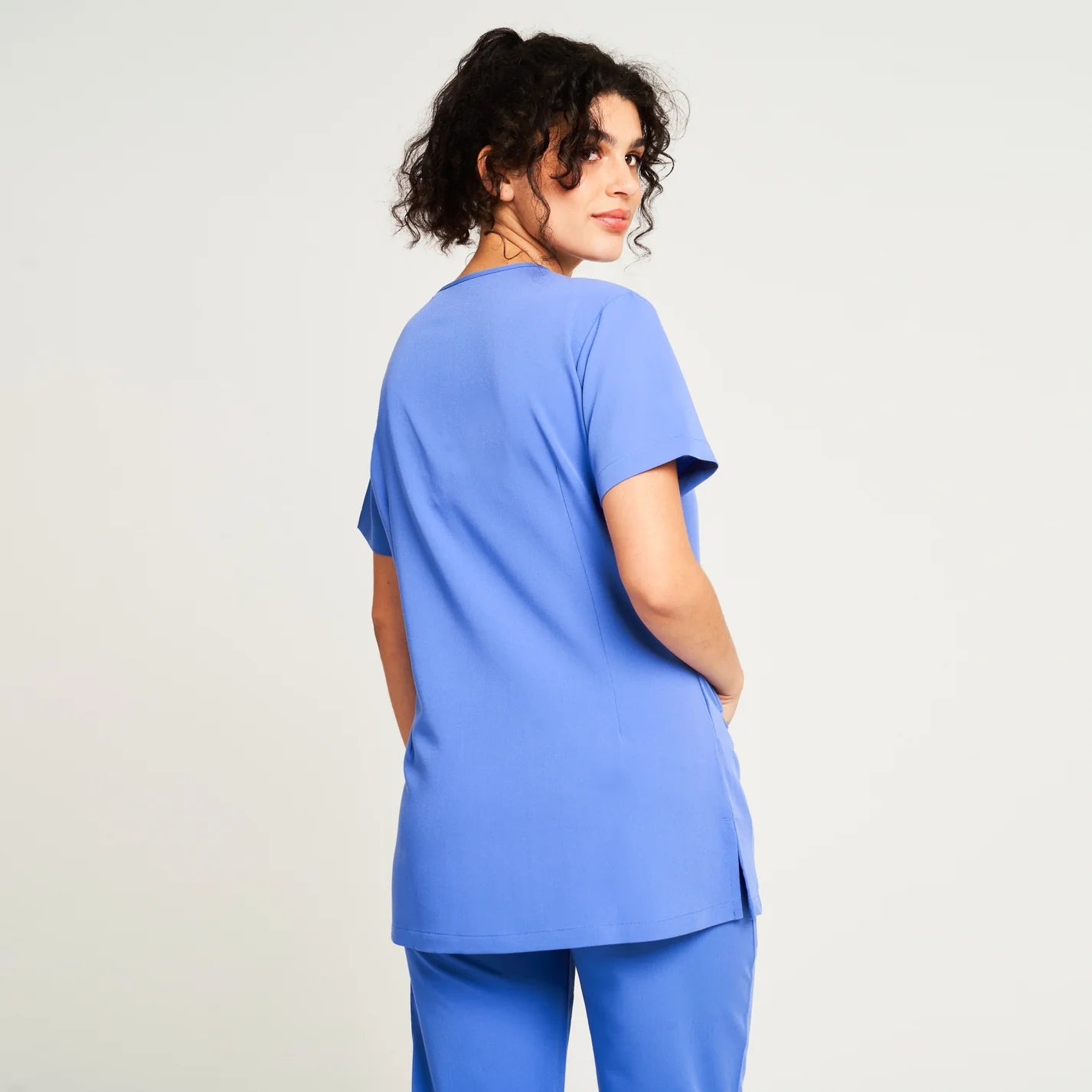 SIMKI Ari Two Pocket Ladies 4 Way Stretch Scrub Top